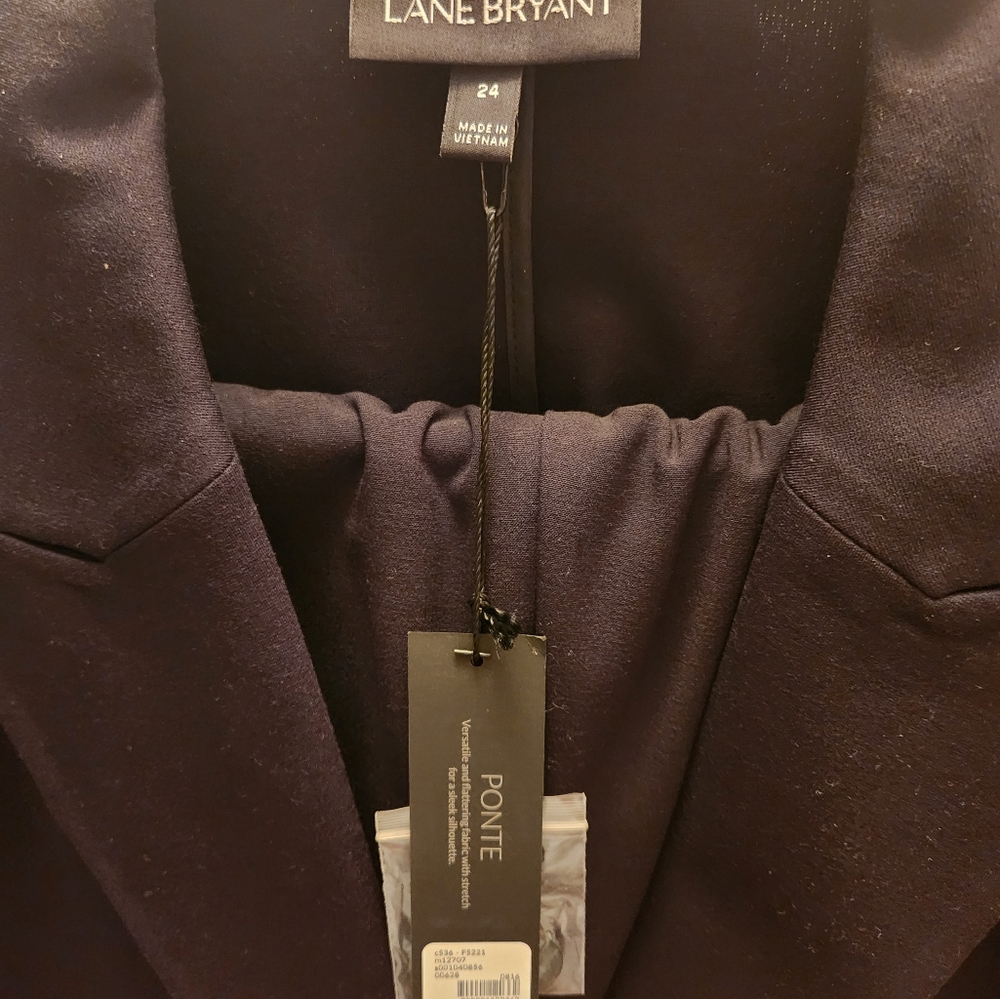 Nwt. Wonens lane bryant 2 piece pants suit black size 24 .